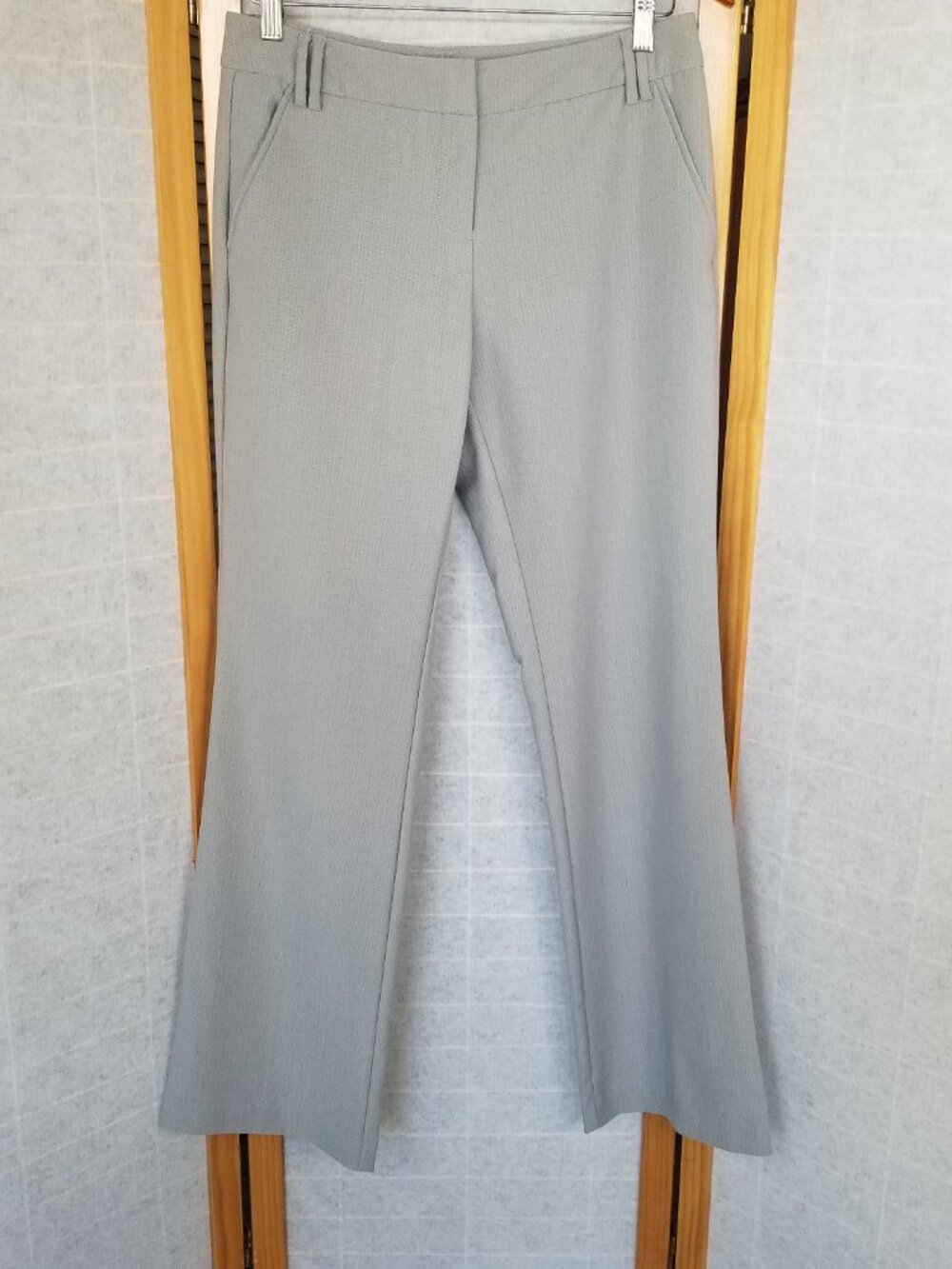 Light Gray Trouser Pants Office NY & Co Size 6 Straight Leg Inseam 32"